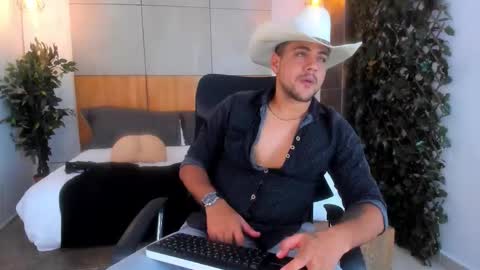 Paul Rivera online show from 11-12-25, 04:24