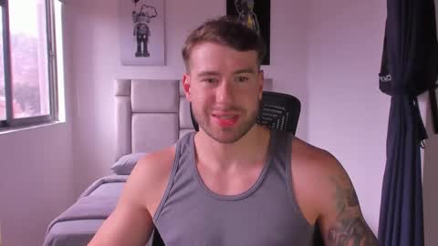 Snapshot of paul_roger chatting on 02-14-25, 08:26 PAUL ROGER online show from 02-14-25, 08:26