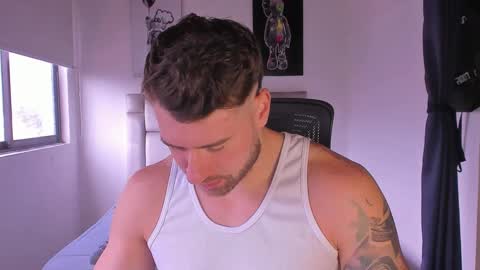 Snapshot of paul_roger chatting on 02-18-25, 02:16 PAUL ROGER online show from 02-18-25, 02:16