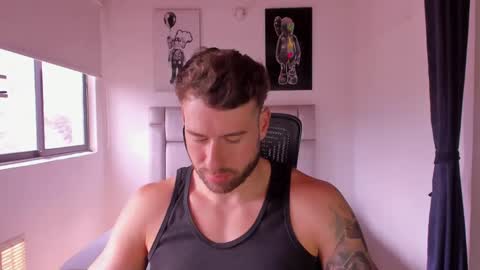 Snapshot of paul_roger chatting on 02-27-25, 05:58 PAUL ROGER online show from 02-27-25, 05:58