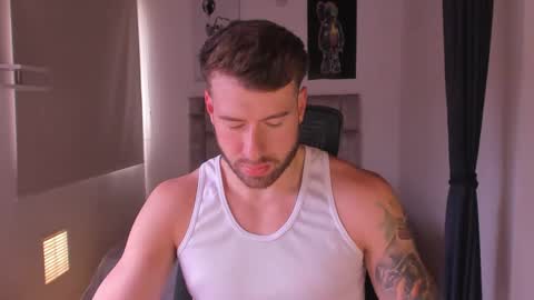 Snapshot of paul_roger chatting on 03-02-25, 08:40 PAUL ROGER online show from 03-02-25, 08:40