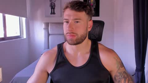 Snapshot of paul_roger chatting on 03-11-25, 01:01 PAUL ROGER online show from 03-11-25, 01:01