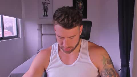 Snapshot of paul_roger chatting on 03-12-25, 12:47 PAUL ROGER online show from 03-12-25, 12:47