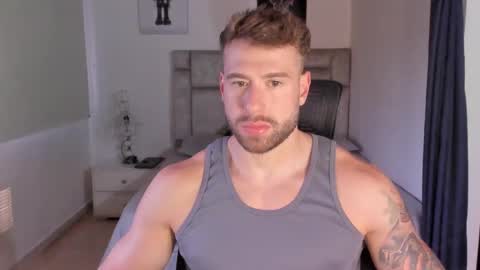 Snapshot of paul_roger chatting on 09-11-25, 10:32 PAUL ROGER online show from 09-11-25, 10:32