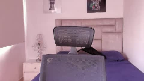 Snapshot of paul_roger chatting on 06-19-26, 06:56 PAUL ROGER online show from 06-19-26, 06:56