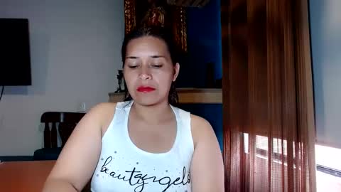 Snapshot of paula_anderson chatting on 01-08-25, 07:34 PAULA online show from 01-08-25, 07:34