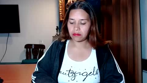 Snapshot of paula_anderson chatting on 01-09-25, 02:11 PAULA online show from 01-09-25, 02:11