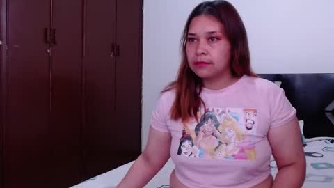 Snapshot of paula_anderson chatting on 10-09-25, 08:29 PAULA online show from 10-09-25, 08:29