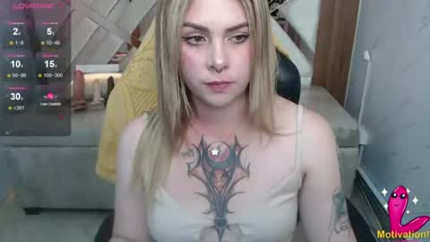 Snapshot of paula_b_ chatting on 06-10-26, 06:18 Paula online show from 06-10-26, 06:18