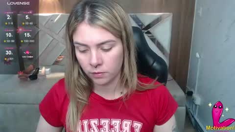 Snapshot of paula_b_ chatting on 07-14-26, 12:44 Paula online show from 07-14-26, 12:44