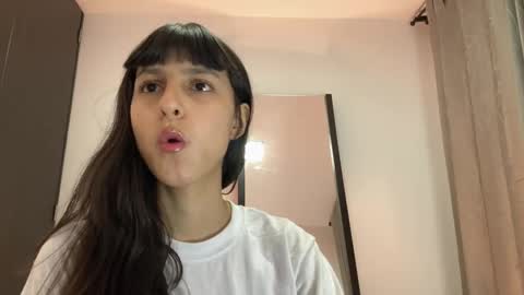 Snapshot of paulainblue chatting on 06-07-26, 03:54 online show from 06-07-26, 03:54