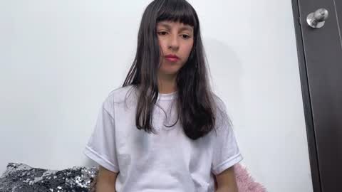 Snapshot of paulainblue chatting on 07-08-26, 08:46 online show from 07-08-26, 08:46