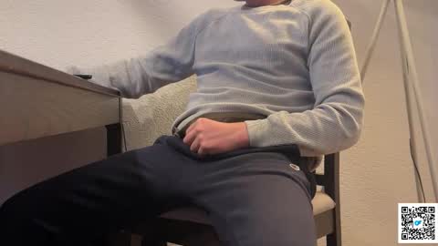 Snapshot of paulchen234xxx chatting on 03-19-26, 05:33 toni-paul online show from 03-19-26, 05:33