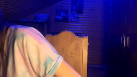 Ashley Cooper online show from 09-26-25, 08:02