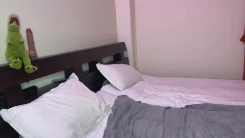 Isla  Chase online show from 02-23-25, 06:34