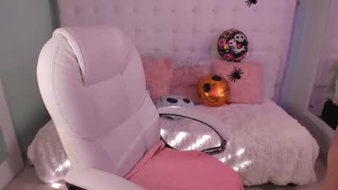 paulha_miller online show from 10-24-25, 01:07