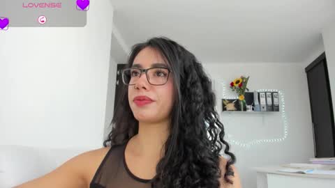 Snapshot of paulina_dossantos chatting on 03-19-26, 07:40 paulina online show from 03-19-26, 07:40
