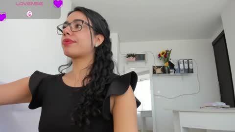 Snapshot of paulina_dossantos chatting on 03-20-26, 09:19 paulina online show from 03-20-26, 09:19