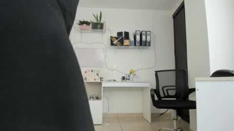 Snapshot of paulina_dossantos chatting on 04-28-26, 07:08 paulina online show from 04-28-26, 07:08
