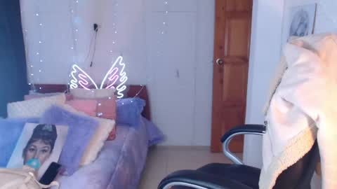 paulina online show from 05-22-26, 05:40