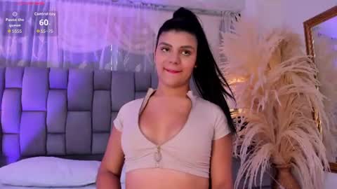 Snapshot of paulinabelle chatting on 07-22-26, 02:20 Paulina Belle online show from 07-22-26, 02:20