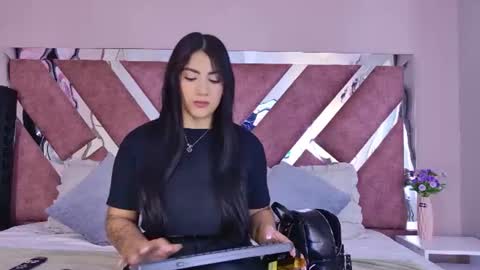 Snapshot of paulinaduarte_ chatting on 06-22-26, 12:35 Paulina online show from 06-22-26, 12:35