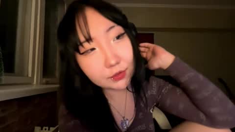 Snapshot of paulinaokutsu chatting on 02-20-26, 02:39 Yuna online show from 02-20-26, 02:39