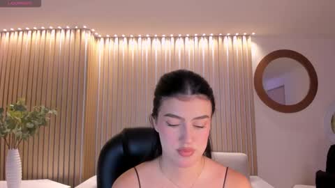 Snapshot of paulinasantosx chatting on 10-19-25, 05:02 Paulina Santos online show from 10-19-25, 05:02