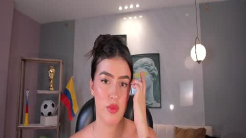 Snapshot of paulinasantosx chatting on 06-19-26, 07:50 Paulina Santos online show from 06-19-26, 07:50