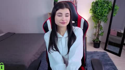 Snapshot of pauline_flo chatting on 11-14-25, 07:34 Pauline online show from 11-14-25, 07:34