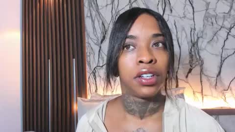 Pauline online show from 02-25-26, 12:42