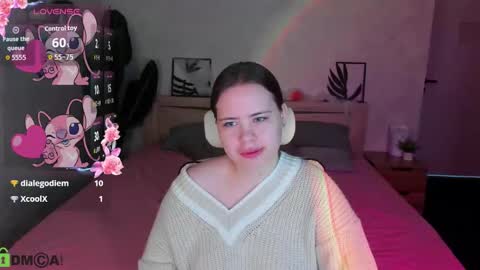 Snapshot of pauline_moore chatting on 10-26-25, 01:33 Erica online show from 10-26-25, 01:33