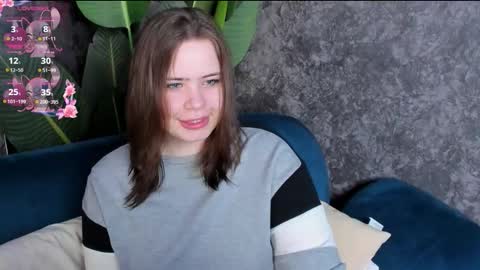 Snapshot of pauline_moore chatting on 11-13-25, 07:29 Erica online show from 11-13-25, 07:29