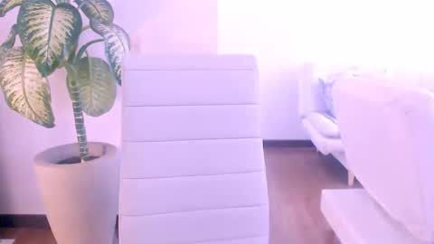 Snapshot of paulinerussell chatting on 02-27-26, 07:58 vle online show from 02-27-26, 07:58