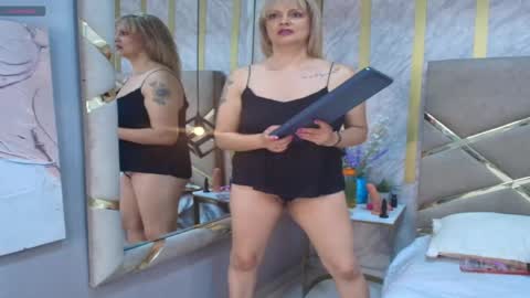 Snapshot of paultte chatting on 05-19-26, 03:18 paultte online show from 05-19-26, 03:18