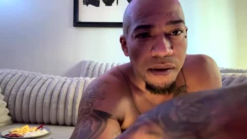 Snapshot of pcuddy3 chatting on 02-18-25, 04:16 Phenomenal online show from 02-18-25, 04:16