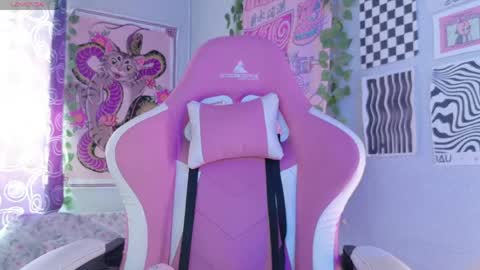 Snapshot of peach69love chatting on 05-29-26, 10:08 P E A C H online show from 05-29-26, 10:08