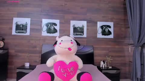 Snapshot of peachbrii chatting on 07-09-26, 01:04 Briana online show from 07-09-26, 01:04