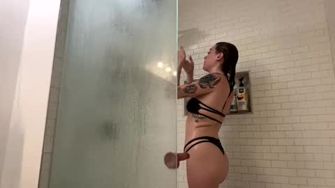 peachesncreampiezz online show from 05-05-26, 04:04