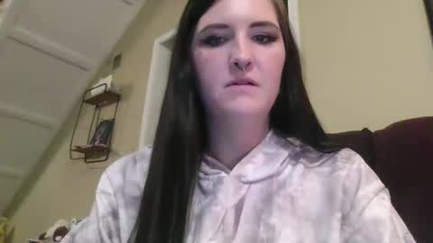 Snapshot of peachesxcreme chatting on 10-04-25, 12:30 peachesxcreme online show from 10-04-25, 12:30
