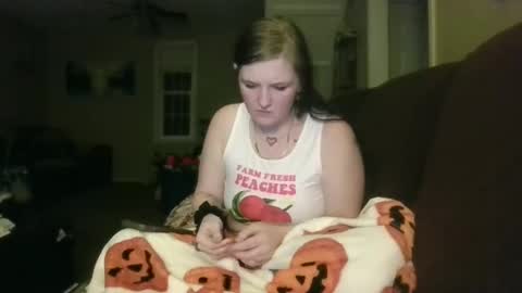 Snapshot of peachesxcreme chatting on 11-09-25, 02:54 peachesxcreme online show from 11-09-25, 02:54