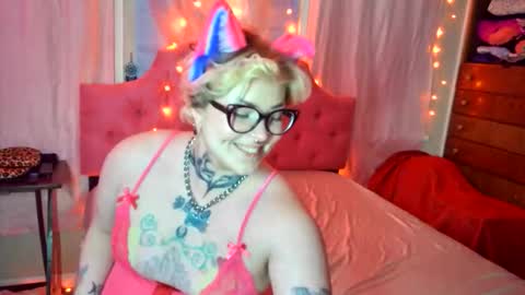 Snapshot of peachpwuppy chatting on 01-13-26, 03:56 Peach Pwuppy online show from 01-13-26, 03:56
