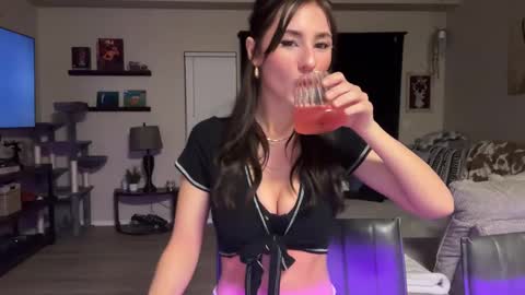 Olivia online show from 02-17-25, 02:53