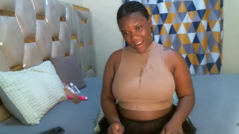 Snapshot of peachygirl255 chatting on 04-19-26, 06:10 Peachy online show from 04-19-26, 06:10