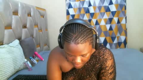 Snapshot of peachygirl255 chatting on 06-03-26, 02:33 Peachy online show from 06-03-26, 02:33
