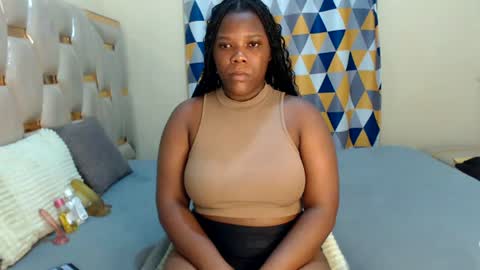 Snapshot of peachygirl255 chatting on 06-25-26, 02:10 Peachy online show from 06-25-26, 02:10