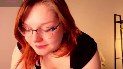 Snapshot of peachymochi chatting on 02-17-26, 10:16 Seraphina online show from 02-17-26, 10:16