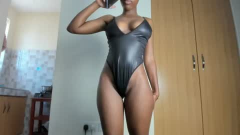 Snapshot of peachynaughty chatting on 07-21-26, 09:55 peachy online show from 07-21-26, 09:55