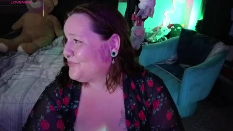 Peachy Nessa online show from 05-12-26, 07:05