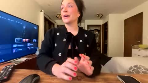 PeachyObsession online show from 02-08-26, 02:59